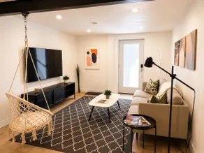 Modern Cozy Retreat with Private Entrance - Image 3