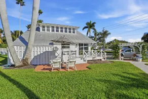 Newly Restored Old Naples Estate - Best Location! - Image 5
