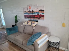 Laurie's House - Image 4