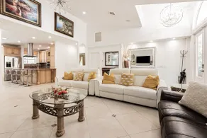 Naples Estate · Sleeps 12 · Heated Pool & Spa - Image 3