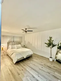 Hollywood Gem with Parking - Image 2