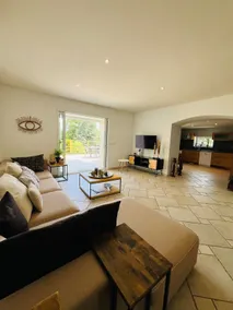 Charming House, 3 Bedrooms and Parking – Vienna - Image 3