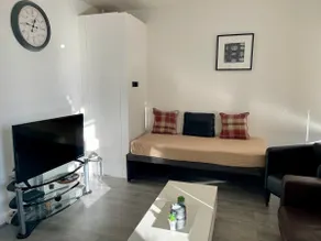 2 Bedroom Flat Ground Floor in Town Center Wellingborough - Image 2