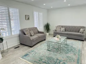 Modern 3BR • Ravine View• Near Yonge• Free Parking - Image 5