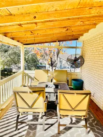 SA TX North Side Cottage: Free Late Checkout - Image 4