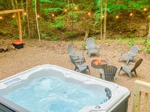 Lured to the Lake cabin w/ HOT TUB and Patoka pass - Image 5