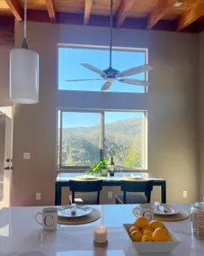 Newly Built, Mountain-Modern, Pets stay FREE! - Image 3