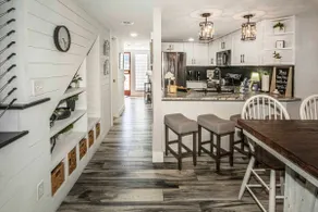 Riverfront Condo, Super Conveniently Located! - Image 5