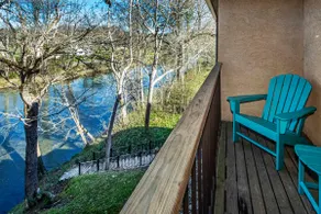 Riverfront Condo, Super Conveniently Located! - Image 2
