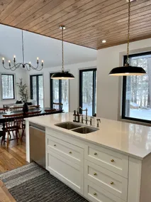 The Northwoods Cottage: lakeside + fireplace - Image 5