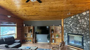 Beautiful Mt.Shasta View Home - Image 3