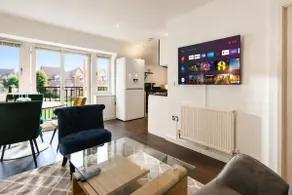 Modern Balcony Flat | Parking, Quiet, Fast Wi-Fi - Image 2