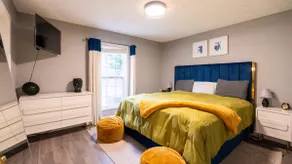 Cozy & Charming Uptown Stay - Image 3