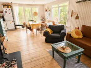 Beach, forest, and tranquility in a classic summer cottage - Image 2