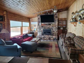 Rainy River Fishing Retreat! - Image 4
