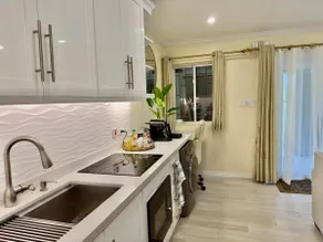 The Sunnyside Condo - Image 4