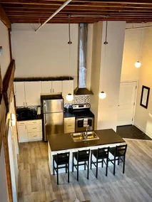 Top Floor Heritage Space w/ Loft - Image 3