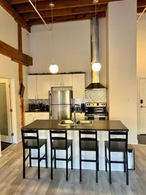 Top Floor Heritage Space w/ Loft - Image 2