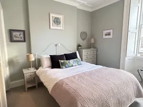Beautiful 1 Bed Flat in Vibrant Stockbridge - Image 2