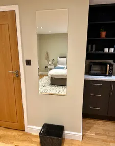 Modern Studio, Heathrow Prime Location. - Image 5
