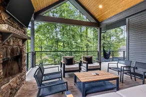 Waterfront on Lake Norman with pool and dock! - Image 5