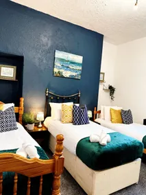 A&A Luxury Stay Athol - Spacious 3- Bedroom House - Image 3