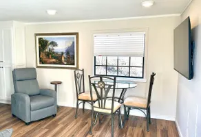 Cameron's ”Cabana” 2BR,1Bath,pets ok 4 guests 3 TV - Image 3