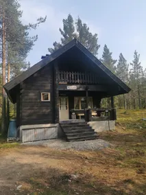 A cozy cottage with a fireplace and sauna in the heart of Lapland - Image 2