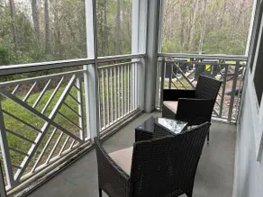 Upscale Stay by Airport & St. Johns River - Image 5
