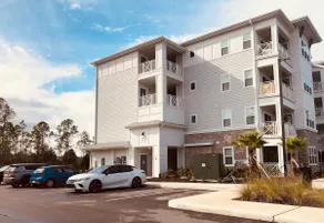 Upscale Stay by Airport & St. Johns River - Image 4
