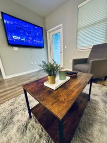 Upscale Stay by Airport & St. Johns River - Image 3