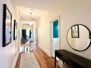 Large City Center House - 7 BEDS/2 BA w/ parking - Image 5