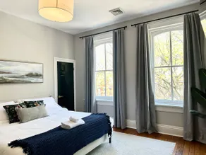 Large City Center House - 7 BEDS/2 BA w/ parking - Image 4