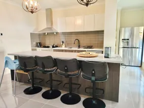 Modern Retreat by Underwood Market&51 Area 4B2.5B - Image 5