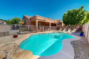 4BR desert home with game tables & office - Image 3