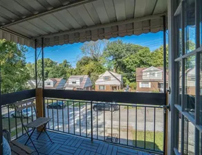 Historic Apt #2 near Downtown - Image 3