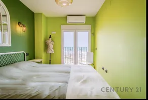 Charming Coastal Retreat - Image 3