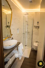 DeCaesarSuite CentroStorico Pordenone BusinessStay - Image 5