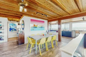Waterfront 4BR - amazing views, kayaks & game room - Image 4