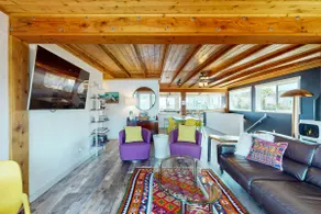 Waterfront 4BR - amazing views, kayaks & game room - Image 3