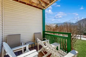 Spacious 3BR Mountainview 1st-Floor | Patio - Image 4