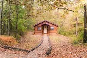 Hummingbird Haven Getaway Cabins - Image 2