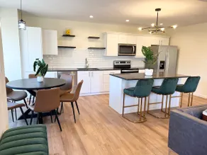 Unique Stay | 3 Kings & 2 Queens in Beautiful Home - Image 3