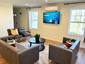 Unique Stay | 3 Kings & 2 Queens in Beautiful Home - Image 3