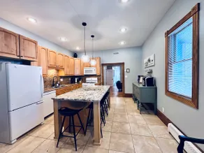 1856 Historic Home · Walk to River · 3BR ·King Bed - Image 5