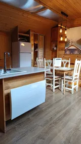 Cozy 2 rooms under the rooftops - Image 2