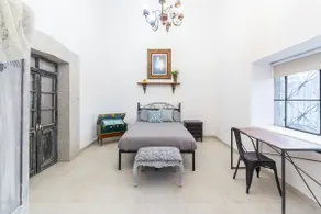 Completely Renovated House in the City Center - Image 5
