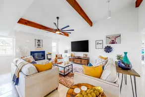 Peaceful Mid-Century Escape with Screened Porch & Lake Access - Image 4