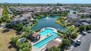 4BR with garage parking, pool & hot tub access - Image 3