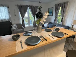 Auntie’s Lakeside Cottage - Image 5